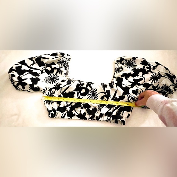 CROP TOP Black and White puff sleeve floral y2k top - Picture 7 of 7